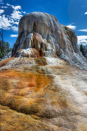 The Orange Spring Mound, Mammoth Springs, Yellowstone